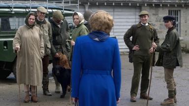 The Crown 4x2