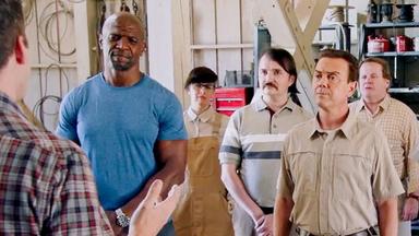 Brooklyn Nine-Nine 8x7