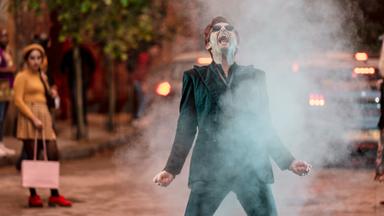 Buenos presagios 2x1